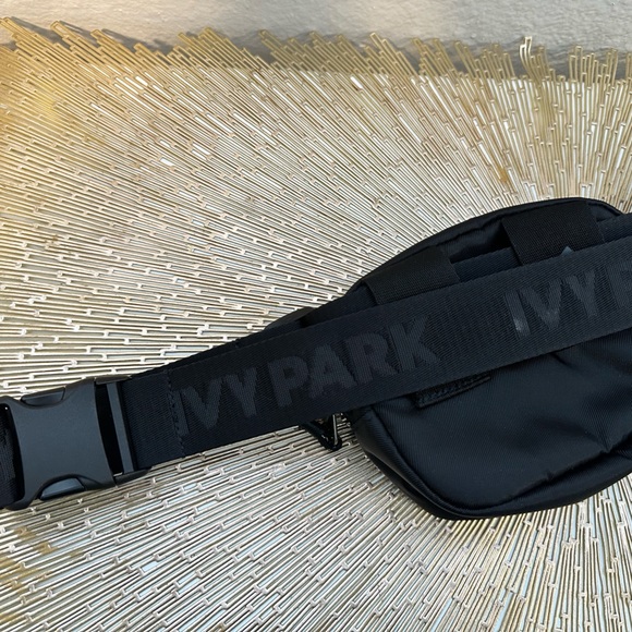 Adidas x ivy park belt bag (used) - Picture 4 of 6